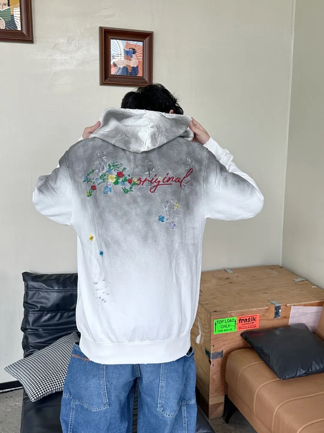 Louis Vuitton/Louis Vuitton 25Fw back floral embroidered washed hole hooded sweatshirt